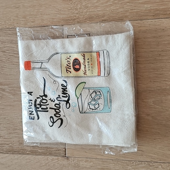 NWOT Tito's Vodka soda and lime Kitchen napkin cloth - Picture 1 of 5